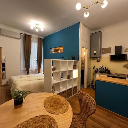 Regina Milano Ai Navigli - Sky Tv, Wifi And Breakfast Box Lägenhet Exteriör bild