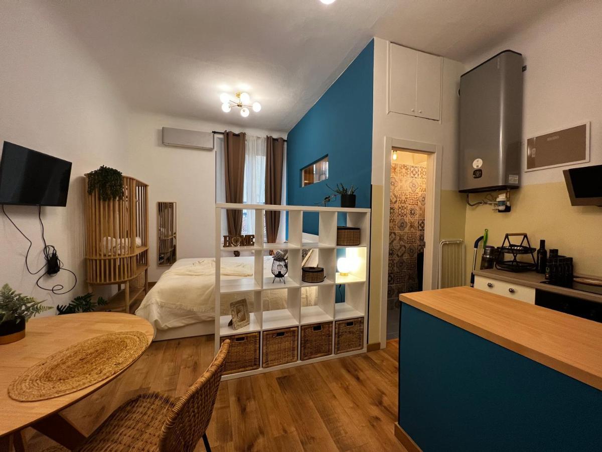 Regina Milano Ai Navigli - Sky Tv, Wifi And Breakfast Box Lägenhet Exteriör bild