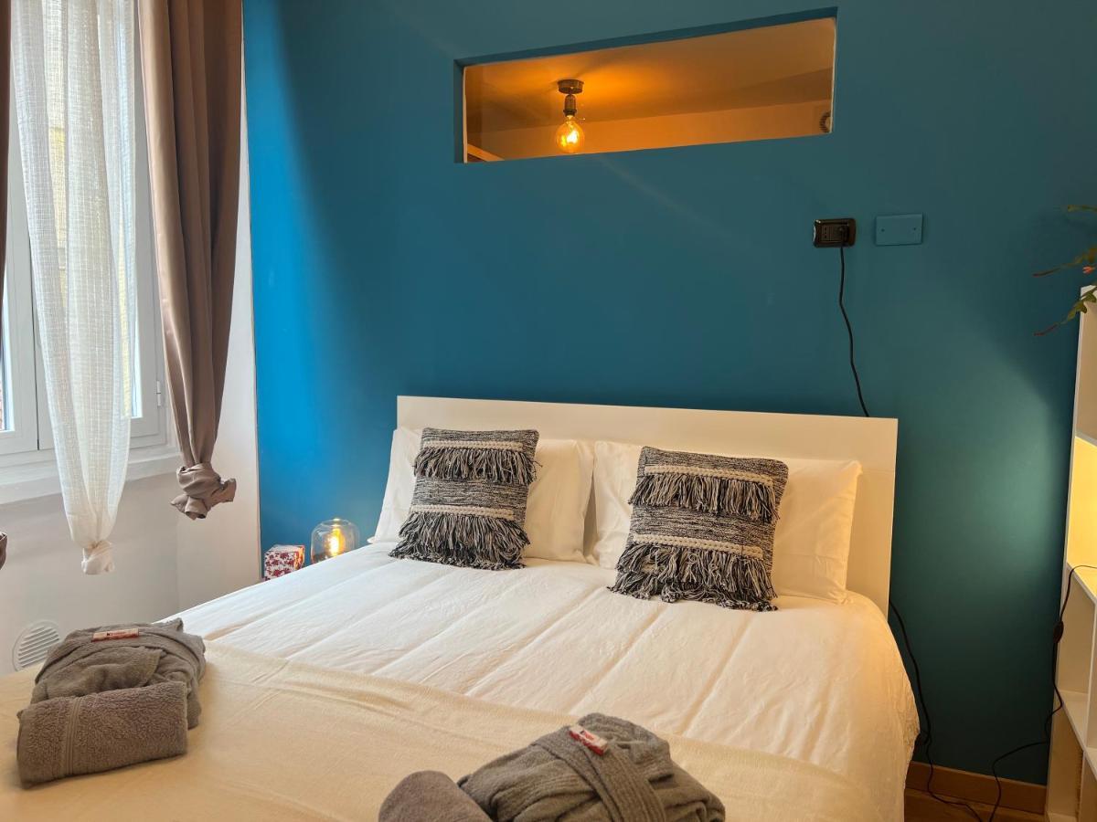 Regina Milano Ai Navigli - Sky Tv, Wifi And Breakfast Box Lägenhet Exteriör bild